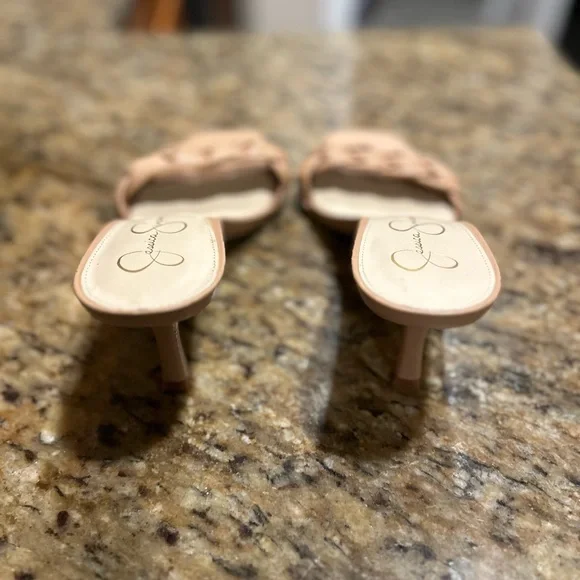 Jessica Simpson Women's Nude slip on kitten heel size 10 - Picture 6 of 7